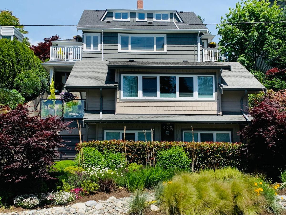 Crystal'S View Bed & Breakfast North Vancouver Exterior photo